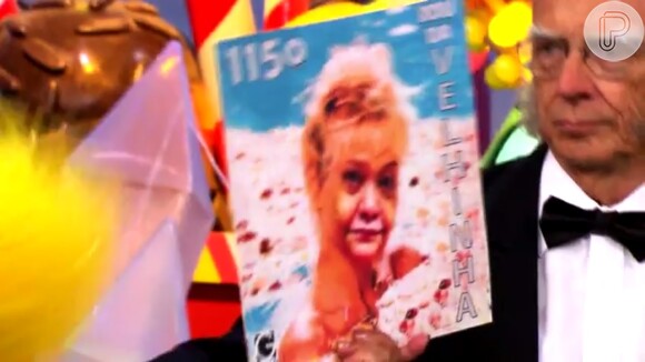 Xuxa aparece idosa inclusive nas capas dos discos