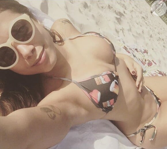 Anitta exibe curvas no Instagram e vive recebendo elogios de seus seguidores