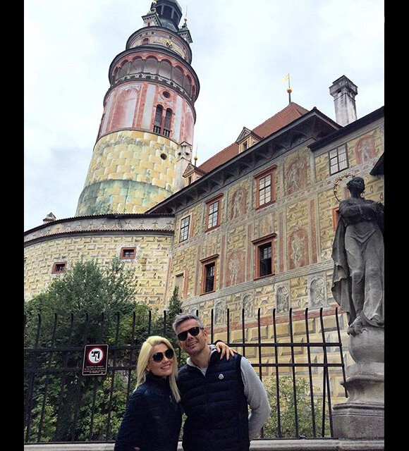 A atriz e o apresentador estão curtindo férias românticas e conhecendo vários pontos turísticos. Entre eles, o Castelo Medieval em Czechy Krumlov