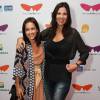 Maytê Piragibe e Carla Daniel posam juntas na estreia do filme 'Mundo Cão', no 3º dia do Festival do Rio 2015. Mayte apostou em vestido longo e quimono, enquanto Carla preferiu calça jeans e blusa preta com bolinhas brancas