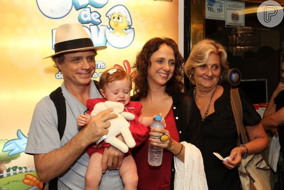Leticia Isnard também levou sua família para assistir ao show infantil
