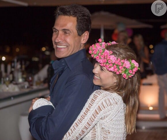Luiza Valdetaro e o executivo da área de petróleo Mariano Ferraz se casaram em uma cerimônia íntima