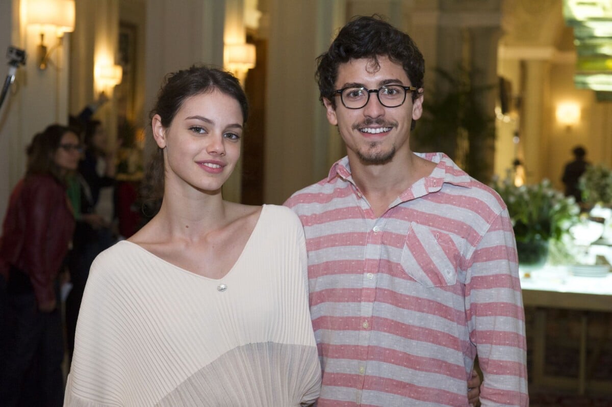 Foto: Laura Neiva protagoniza o filme 'Jonas' ao lado de Jesuíta ...