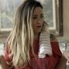 Janete (Suzana Pires) agarra Nenemzinho (Allan Souza Lima) de madrugada, na cozinha, em cena da novela 'A Regra do Jogo'
