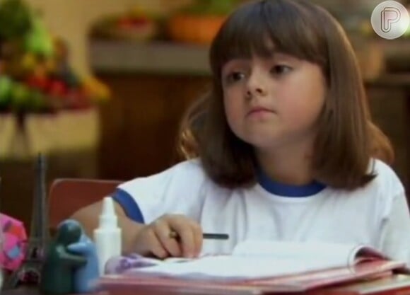 Aos 8 anos, Klara interpretou Rafaela na novela 'Viver a Vida', na qual viveu a primeira vilã-mirim da história das telenovelas