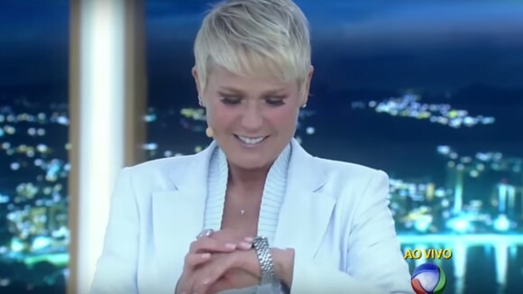 Xuxa reclama do horário de seu programa na Record: 'Tarde, né?'