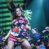 Anitta faz show beneficente no Rio de Janeiro em homenagem ao Dia das Crianças