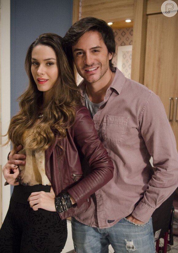 Fernanda Machado contracena com Ricardo Tozzi, o Thales, em 'Amor à Vida'. A dupla encena momentos quentes na trama