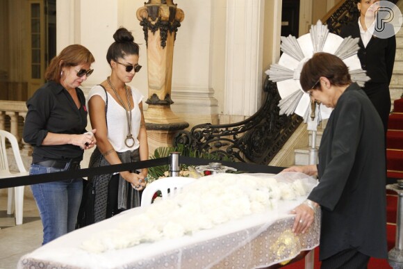 Famosos se despedem de Luiz Carlos Miele, em velório que acontece na Câmara Municipal do Rio nesta quinta-feira, 15 de outubro de 2015