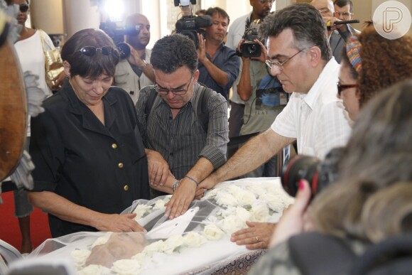 Famosos se despedem de Luiz Carlos Miele, em velório que acontece na Câmara Municipal do Rio nesta quinta-feira, 15 de outubro de 2015