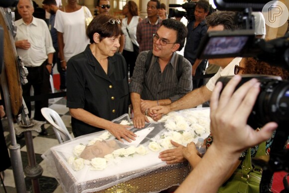 Famosos se despedem de Luiz Carlos Miele, em velório que acontece na Câmara Municipal do Rio nesta quinta-feira, 15 de outubro de 2015