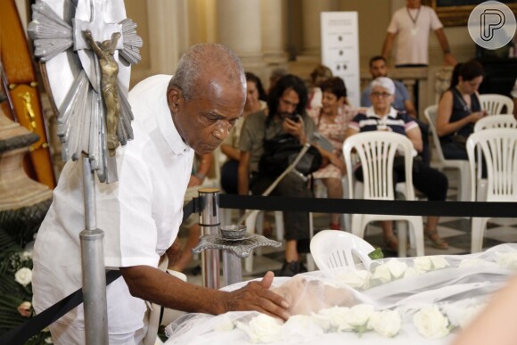 Famosos se despedem de Luiz Carlos Miele, em velório que acontece na Câmara Municipal do Rio nesta quinta-feira, 15 de outubro de 2015
