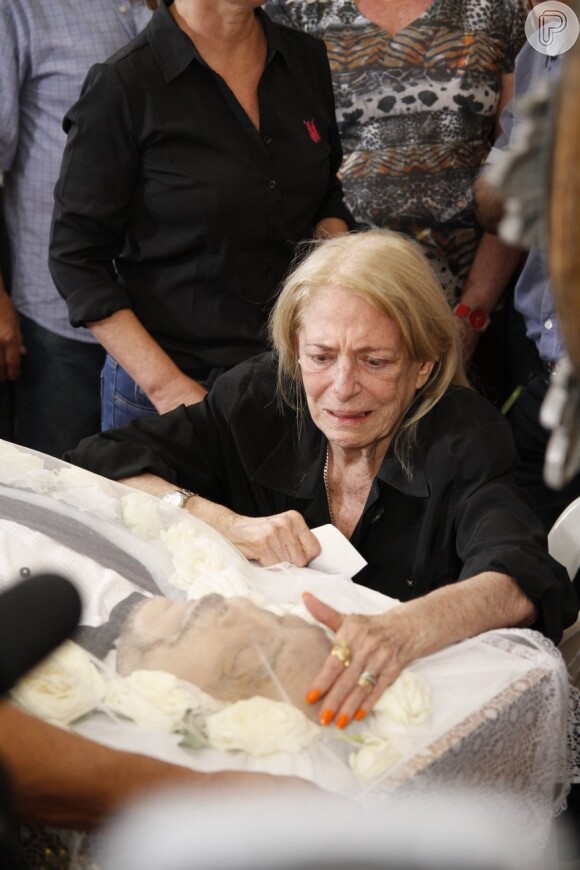 Famosos se despedem de Luiz Carlos Miele, em velório que acontece na Câmara Municipal do Rio nesta quinta-feira, 15 de outubro de 2015