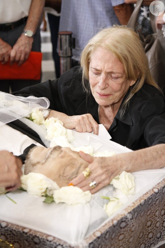 Famosos se despedem de Luiz Carlos Miele, em velório que acontece na Câmara Municipal do Rio nesta quinta-feira, 15 de outubro de 2015