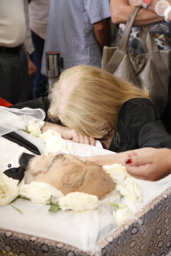 Famosos se despedem de Luiz Carlos Miele, em velório que acontece na Câmara Municipal do Rio nesta quinta-feira, 15 de outubro de 2015