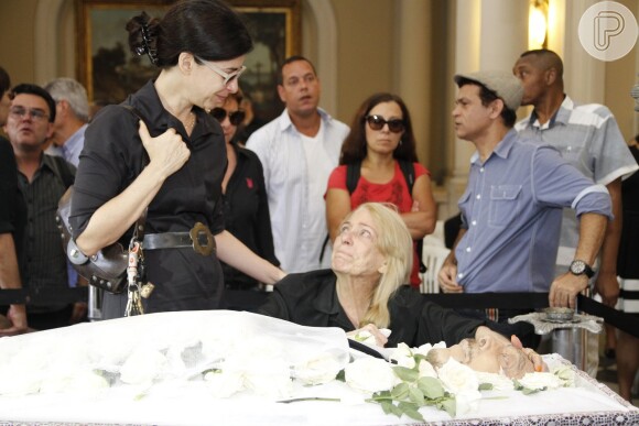 Famosos se despedem de Luiz Carlos Miele, em velório que acontece na Câmara Municipal do Rio nesta quinta-feira, 15 de outubro de 2015