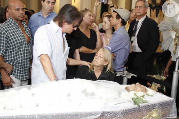 Famosos se despedem de Luiz Carlos Miele, em velório que acontece na Câmara Municipal do Rio nesta quinta-feira, 15 de outubro de 2015