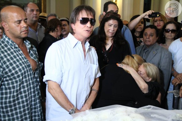 Famosos se despedem de Luiz Carlos Miele, em velório que acontece na Câmara Municipal do Rio nesta quinta-feira, 15 de outubro de 2015
