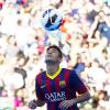 Neymar fez uma exibição com bola, ao lado de tailandeses especialistas em "freestyle" e acrobacias futebolísticas