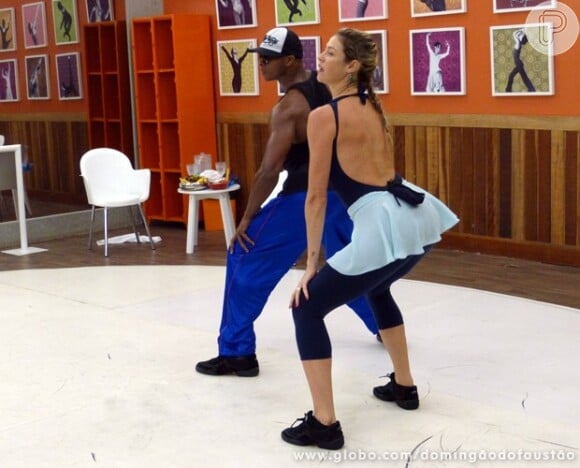 Integrante do quadro 'Dança dos Famosos', do programa 'Domingão do Faustão', da TV Globo, Luana Piovani deixa a atração após sofrer uma lesão no pé e no joelho