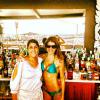 Carol Magalhães exibiu sua barriga negativa durante as férias em Ibiza