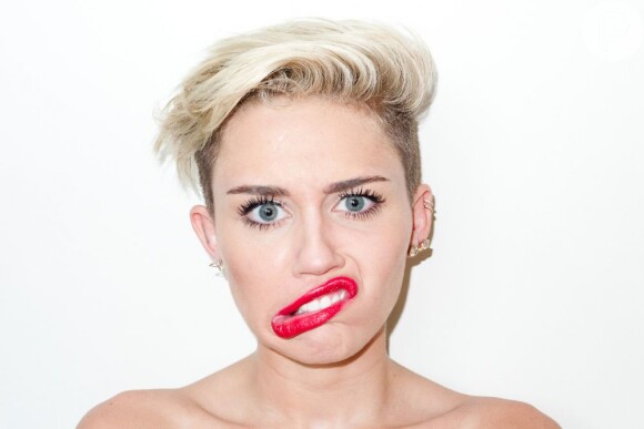 Miley Cyrus fva careta em ensaio do fotógrafo Terry Richardson