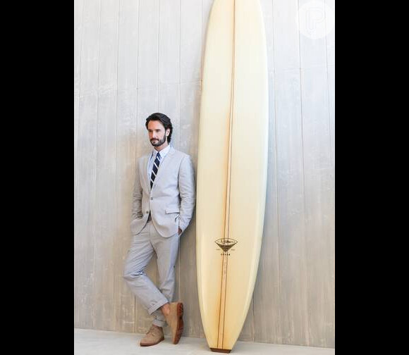 Rodrigo Santoro posa em clima praiano para campanha de Verão 2014 da marca de acessórios Mr.Cat
