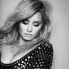Demi Lovato é vítima de hacker, que revelou 20 fotos íntimas da cantora