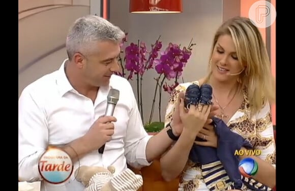Ana Hickmann e Alexandre Correa contaram ao vivo no 'Programa da Tarde' o sexo do bebê. É um menino!