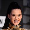 Katy Perry exibe o seu grillz de US$ 1 mil confeccionado pelo joalheiro Paul Wall