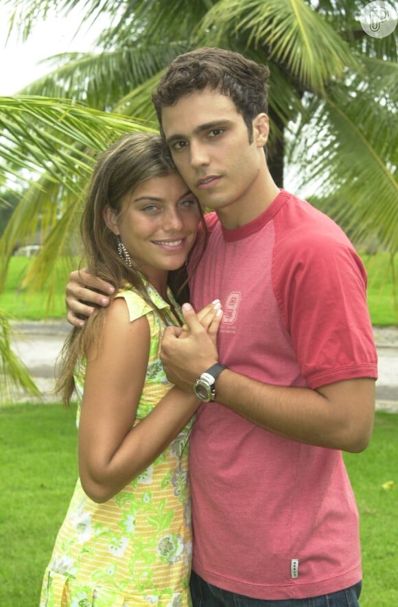 O primeiro papel de protagonista da carreira de Thiago Rodrigues foi em 'Malhação' (2004). No folhetim, seu personagem viveu um triângulo amoroso com Joana Balaguer e Fernanda Vasconcellos
