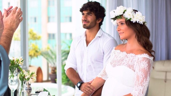 Deborah Secco aparece vestida de noiva em 1ª foto de casamento com Hugo Moura