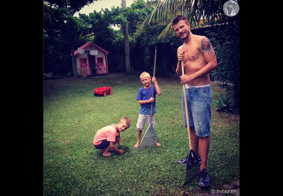 Rodrigo Hilbert E Os Filhos Sempre Tem Seus Momentos De Artes Ao Ar Livre Purepeople