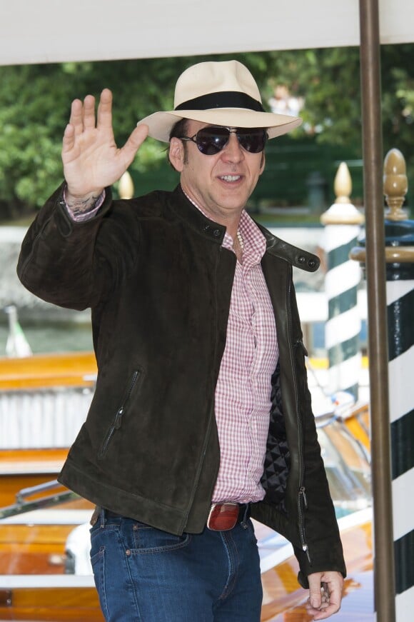 Nicolas Cage usou um estiloso chapéu no Festival de Veneza