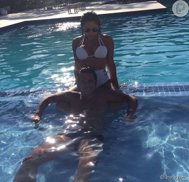 Thammy Miranda Curte Dia De Piscina Ao Lado Da Namorada Andressa Ferreira Purepeople