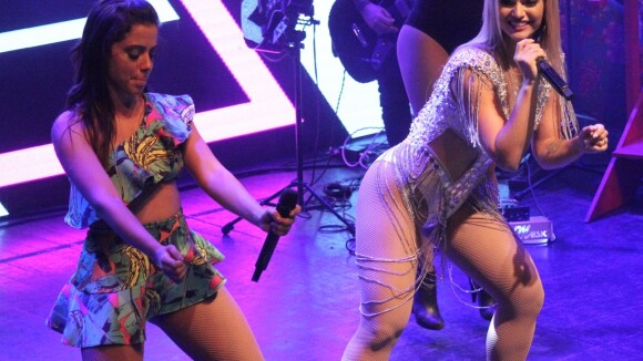 Anitta e Kelly Key cantam juntas pela 1ª vez e dançam o quadradinho. Veja vídeo!
