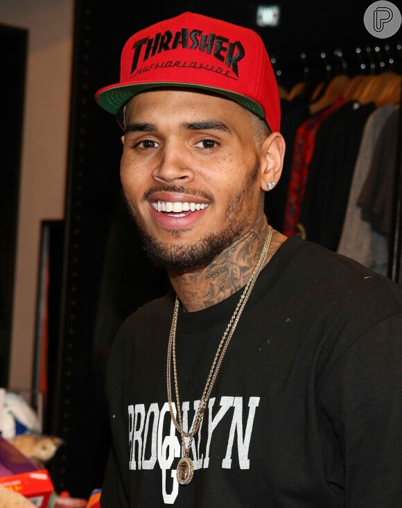 Em maio, Chris Brown completou 25 anos na cadeia