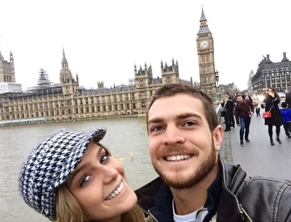 Isabella Santoni viajou com o namorado, Lucas Wakin, para a Europa no final de 2015