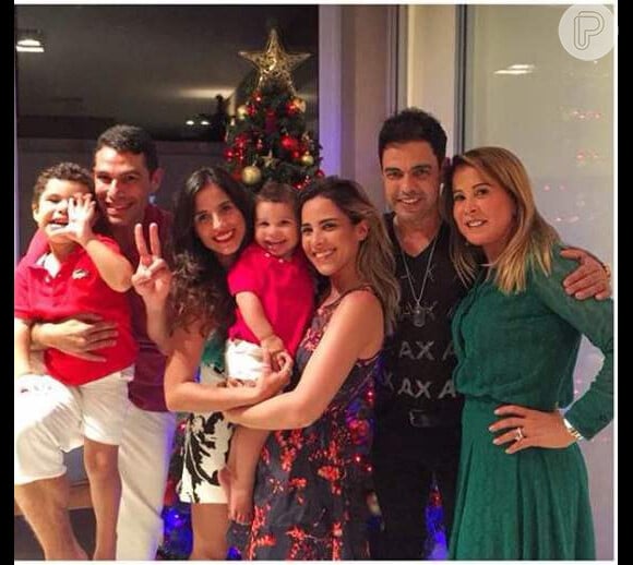 Zilu Godoi passou o Natal na companhia da família e do ex-marido, Zezé di Camargo