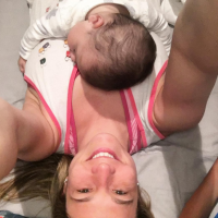 Fernanda Gentil sofre com fim da licença-maternidade: 'Não consigo sair daqui!'