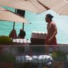 Kit Harington curte piscina de hotel no Rio de Janeiro, nesta quarta-feira, 06 de janeiro de 2016