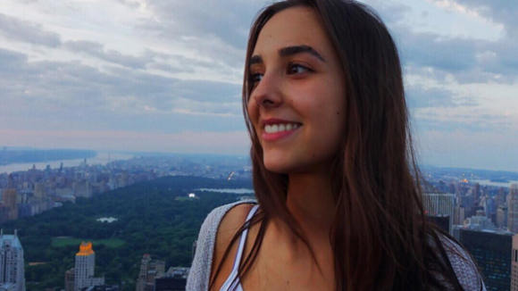 Lara Silva, filha de Faustão, cresceu e chama atenção em fotos nas redes sociais