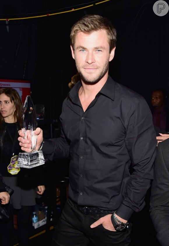 Chris Hemsworth faturou o prêmio de Melhor Ator em Filme de Ação no People's Choice Awards 2016, nesta quarta-feira, 6 de janeiro de 2016