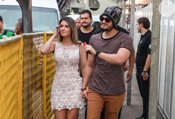 O cantor sertanejo reatou namoro com Jade Magalhães em outubro de 2015