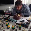 Alexandre Pato faz 24 anos no dia 2 de setembro de 2013 e ganha festinha surpresa da irmã