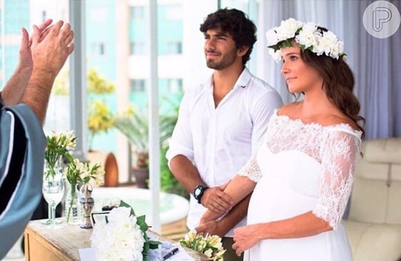 Deborah Secco se casou com Hugo Moura no início de 2015, em Fernando de Noronha