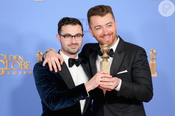 Sam Smith e Jimmy Napes receberam o Globo de Ouro de melhor canção por 'Writing's on the Wall', do filme '007 contra Spectre'