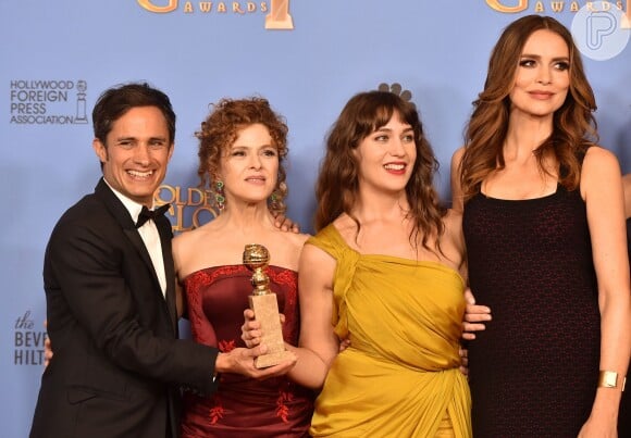Gael García Bernal, Bernadette Peters, Lola Kirke e Saffron Burrows receberam o Globo de Ouro de melhor série de comédia ou musical por 'Mozart in the jungle'