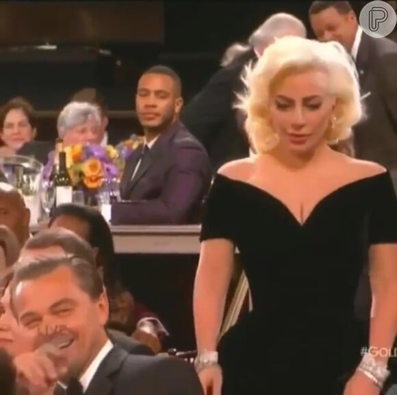 Leonardo DiCaprio apareceu rindo, supostamente ironizando a escolha por Lady Gaga como Melhor Atriz em Minissérie no Globo de Ouro 2016