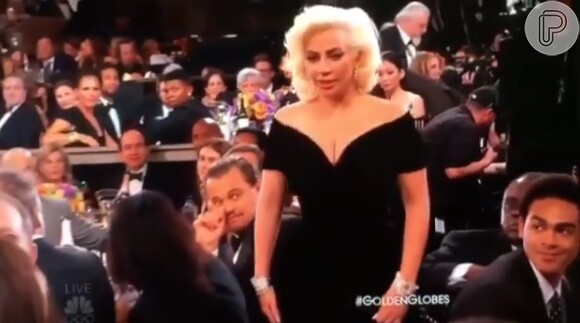 Leonardo DiCaprio ficou visivelmente sem graça ao perceber a gafe com Lady Gaga na 73ª edição do Globo de Ouro, neste domingo, 10 de janeiro de 2016